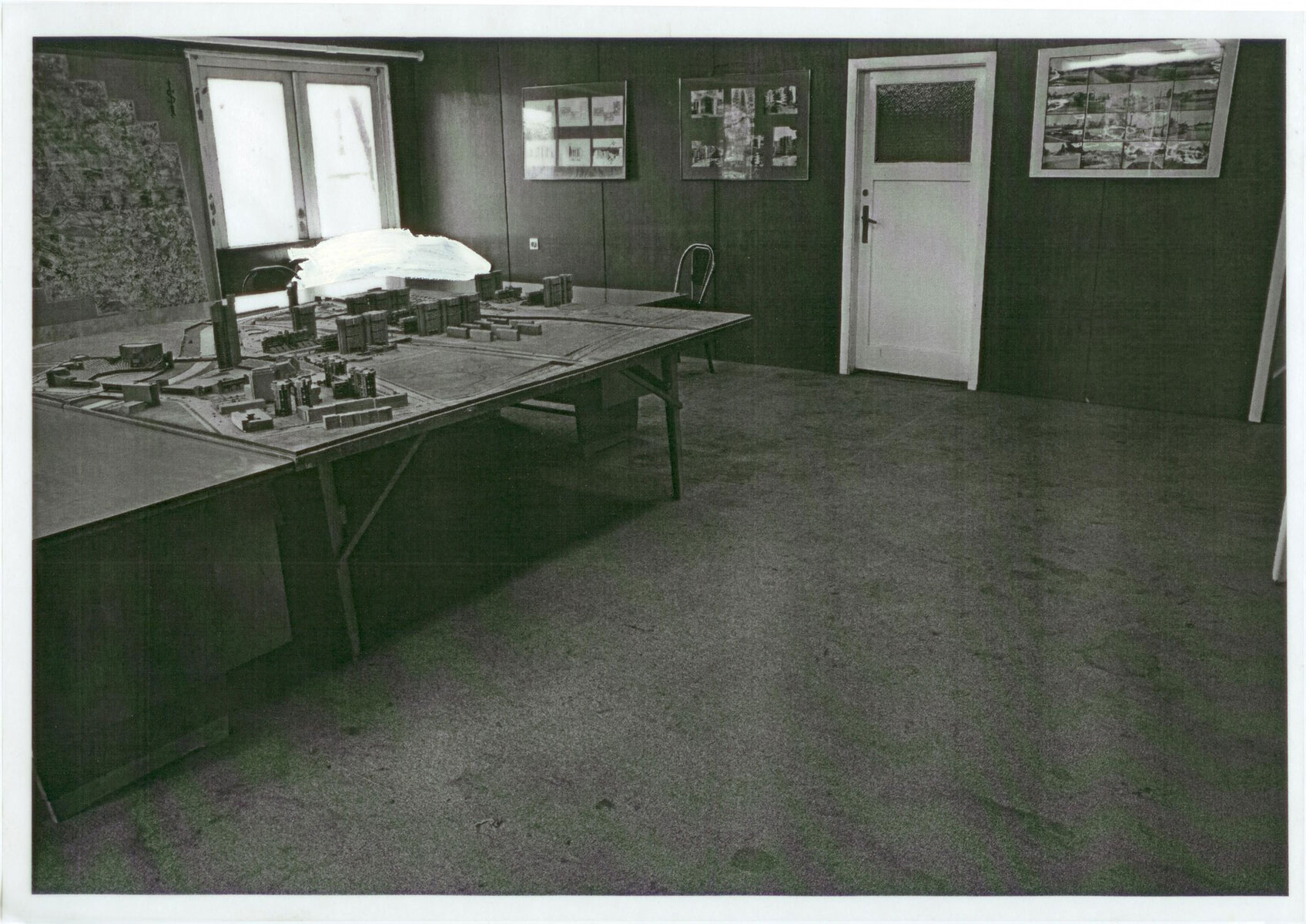 Obsessive Setting (12 Drawings)