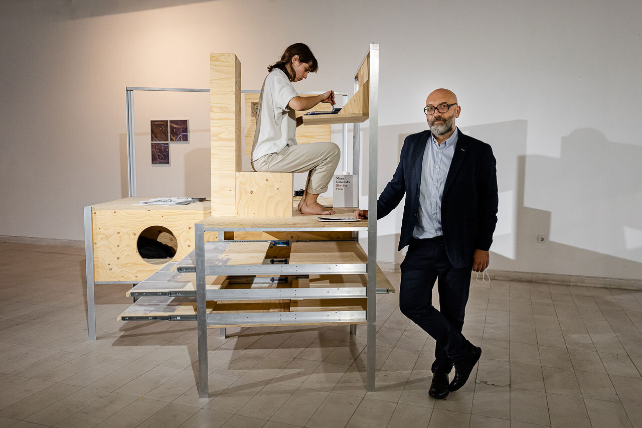 Obsessive Setting (archive prototype 1)